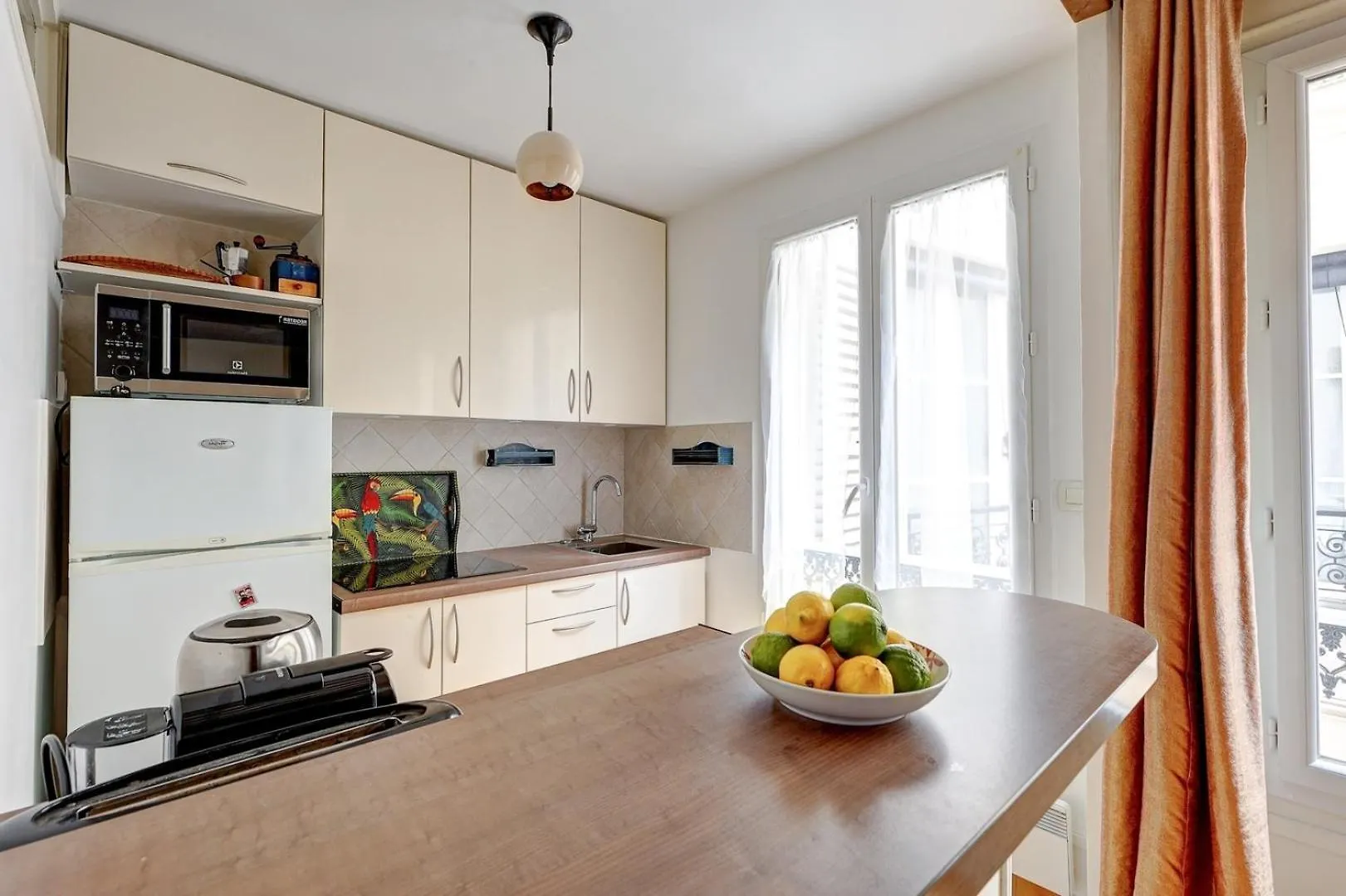 Bnbnook - Chic 1Br - Champ De Mars & Eiffel Tower Paris Apartment