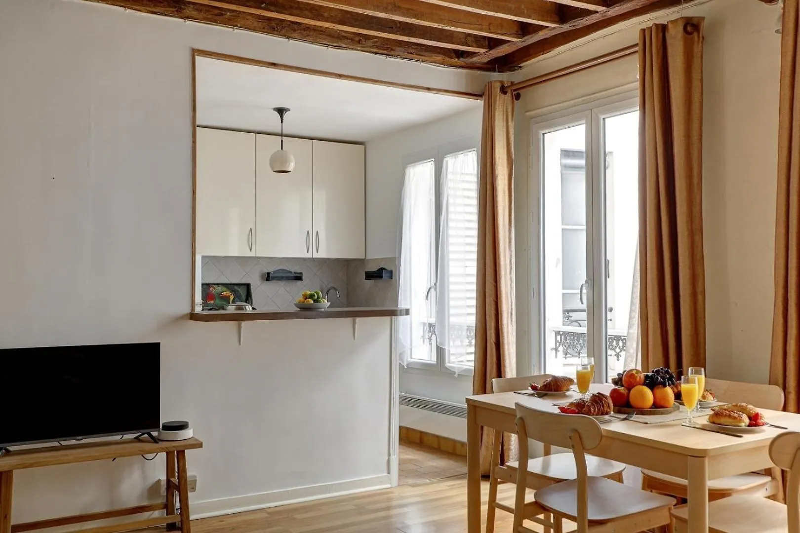 Bnbnook - Chic 1Br - Champ De Mars & Eiffel Tower Paris 0*,  France